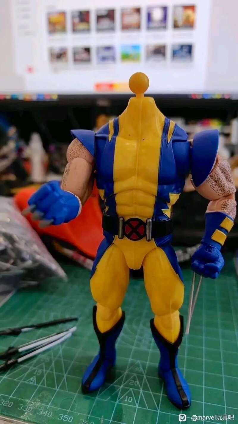 MARVEL LEGENDS X-MEN WOLVERINE APOCALYPSE ASTONISHING SERIES 12 (YELLOW PLASTIC